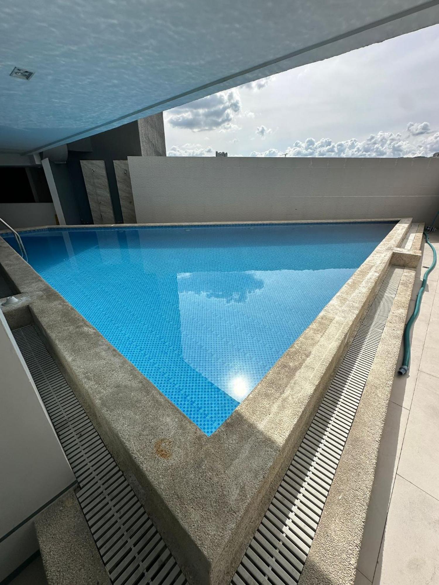 Modern & Comfy Studio - Steps From Ayala Mall, Cebu City Ngoại thất bức ảnh