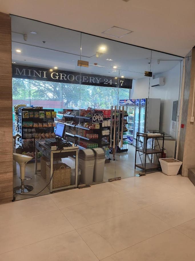 Modern & Comfy Studio - Steps From Ayala Mall, Cebu City Ngoại thất bức ảnh