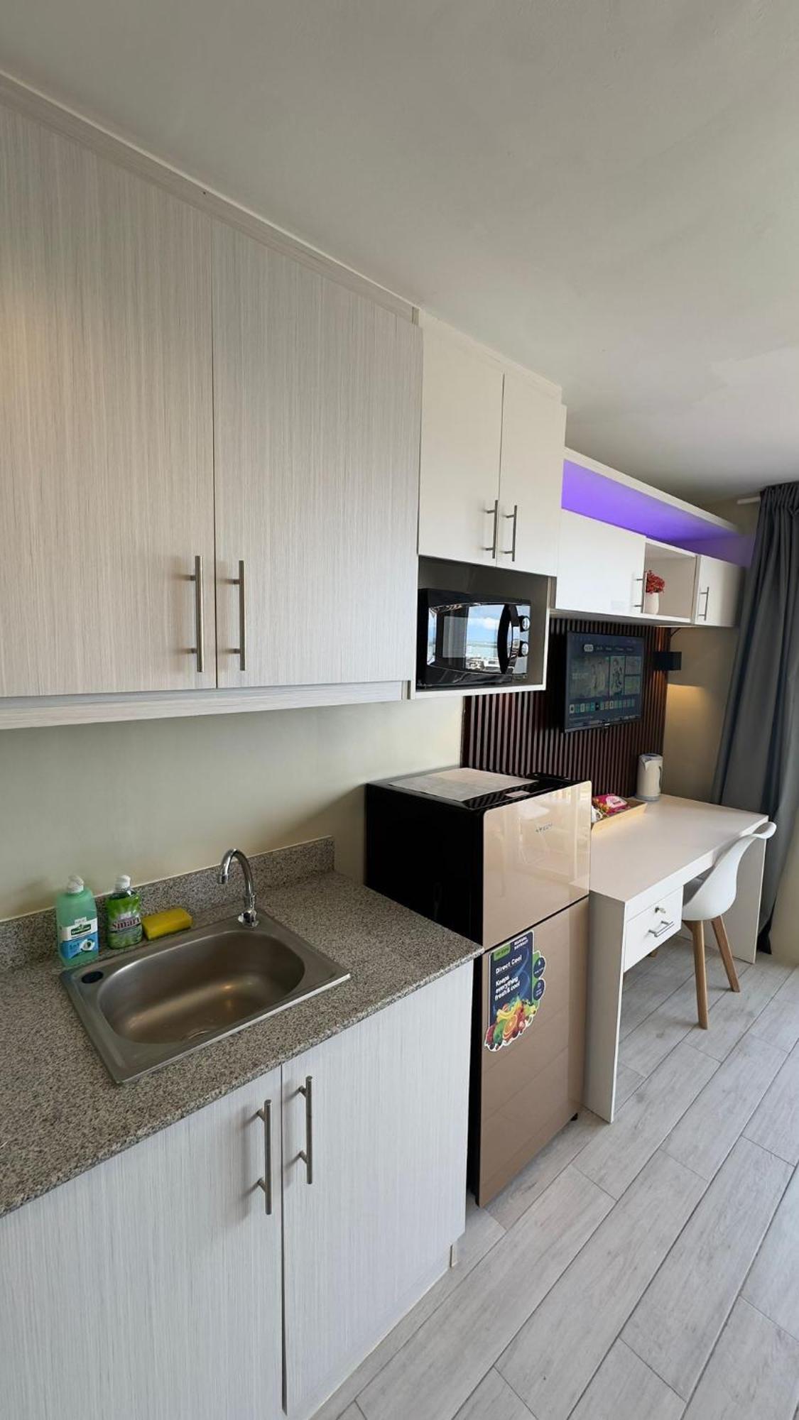 Modern & Comfy Studio - Steps From Ayala Mall, Cebu City Ngoại thất bức ảnh