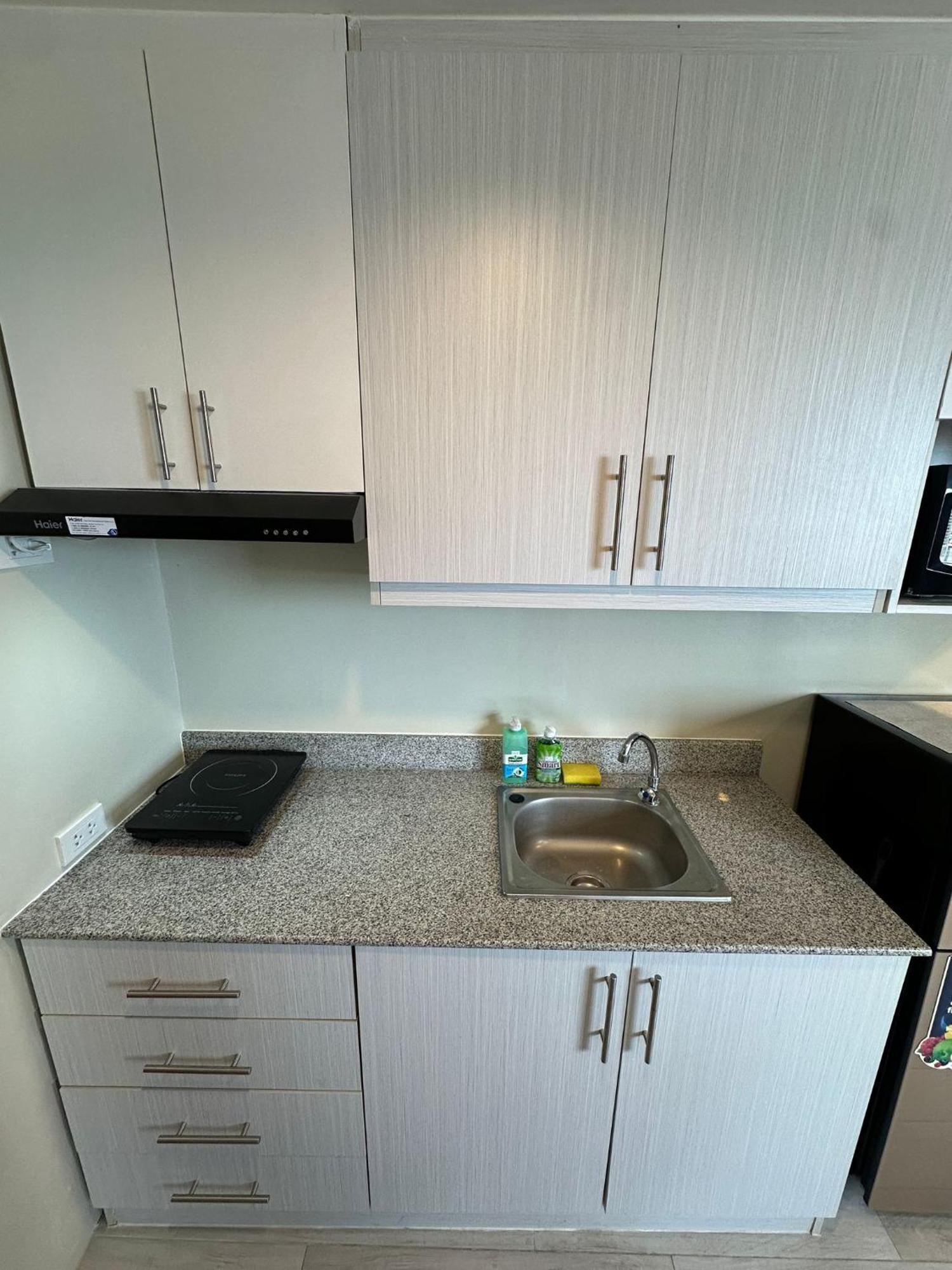 Modern & Comfy Studio - Steps From Ayala Mall, Cebu City Ngoại thất bức ảnh