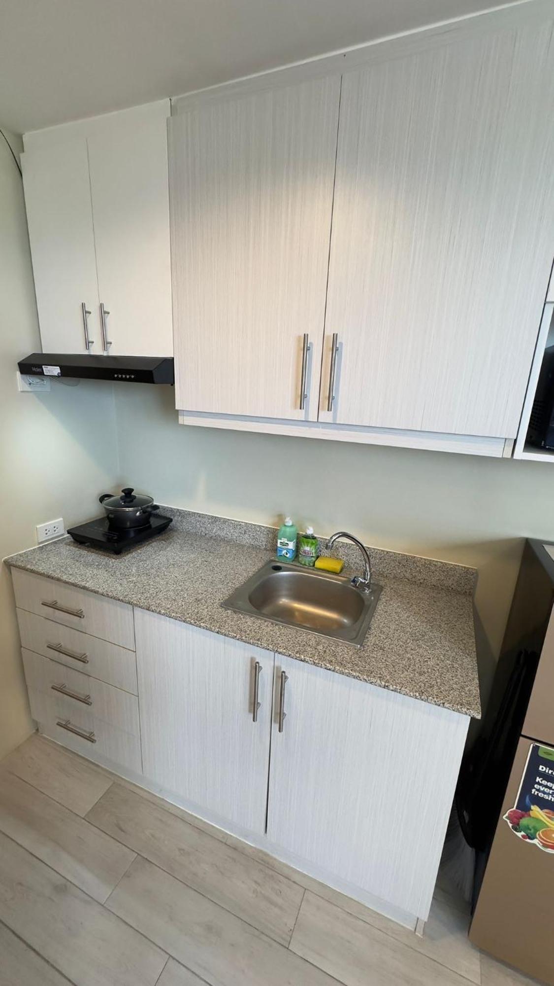 Modern & Comfy Studio - Steps From Ayala Mall, Cebu City Ngoại thất bức ảnh
