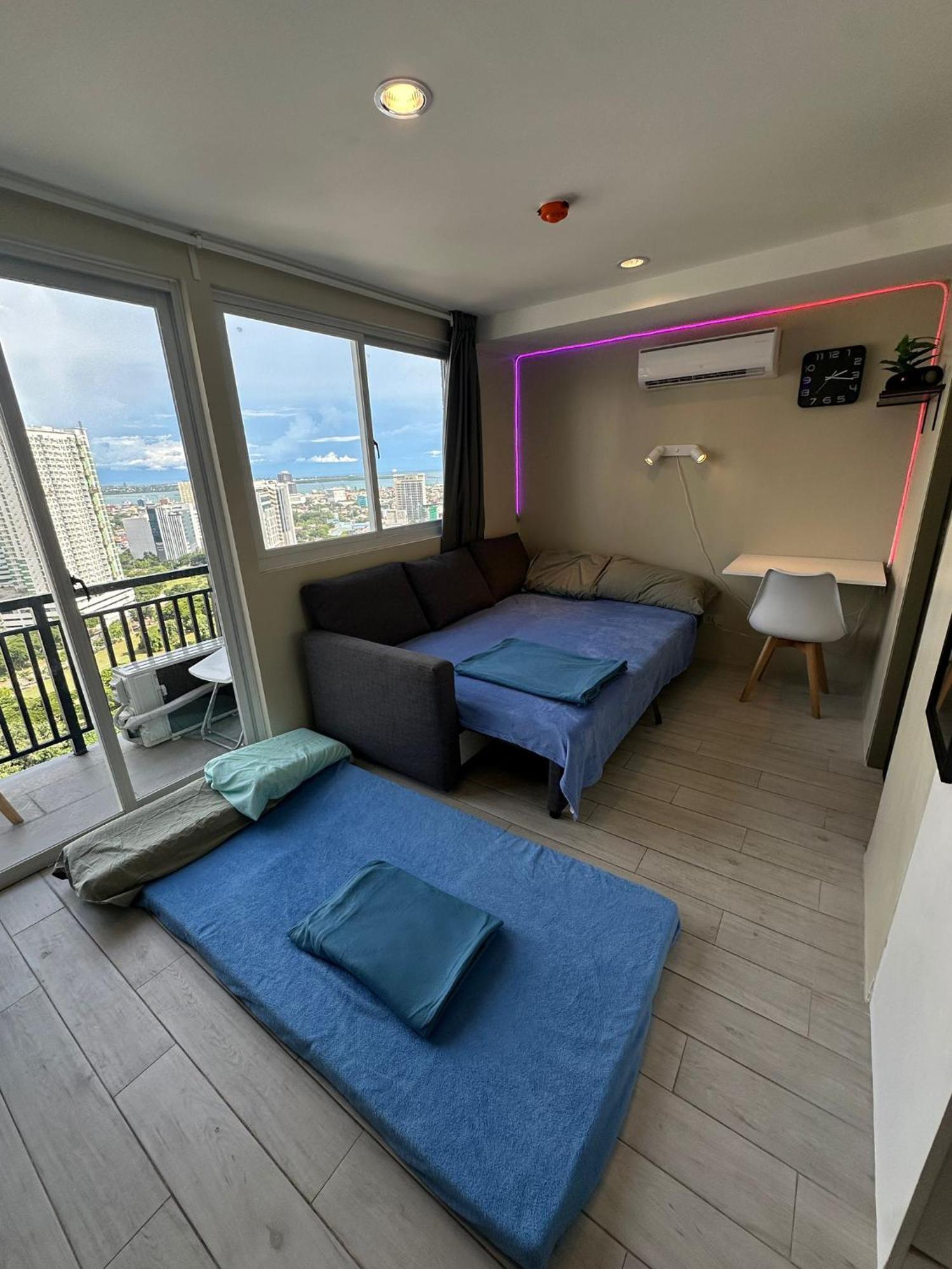Modern & Comfy Studio - Steps From Ayala Mall, Cebu City Ngoại thất bức ảnh