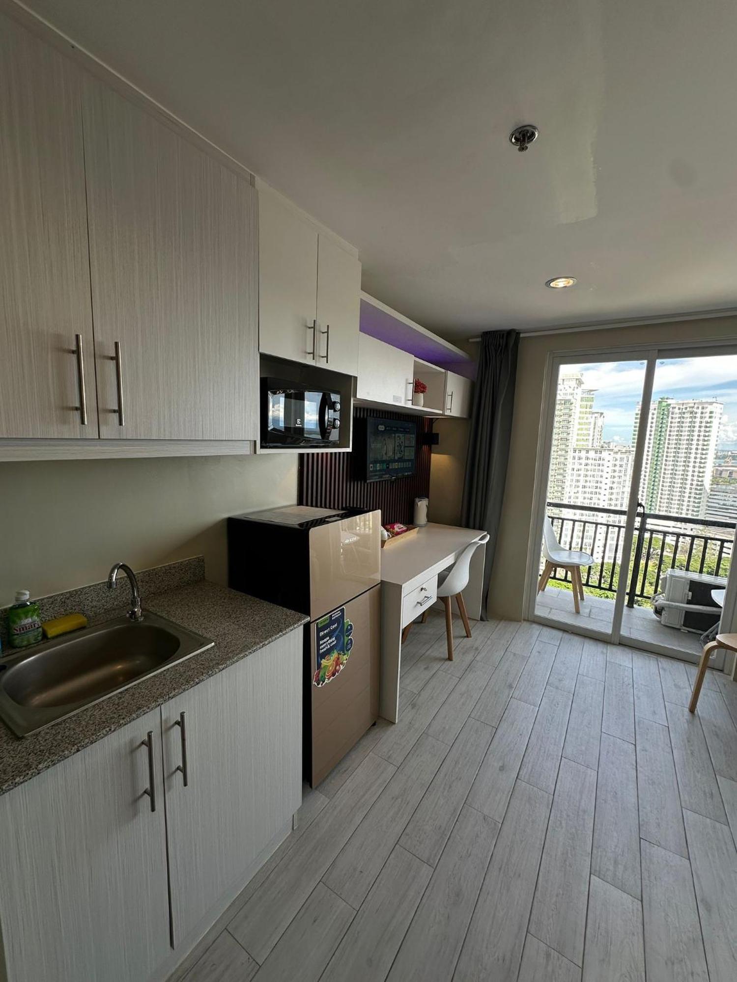Modern & Comfy Studio - Steps From Ayala Mall, Cebu City Ngoại thất bức ảnh